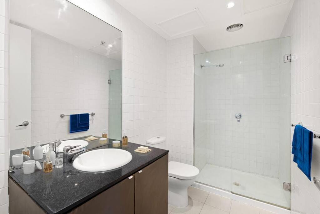 Collins Central 2-Bd Apartment With Pre-Reserve Parking Melbourne Bagian luar foto
